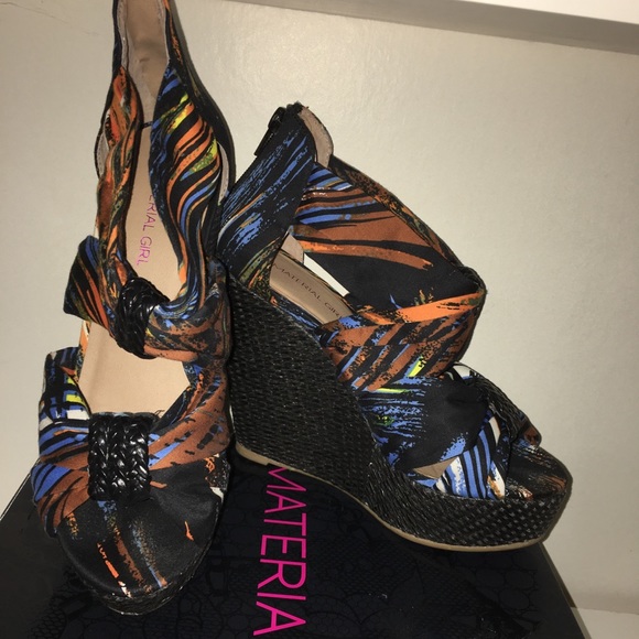 Material Girl “Tropical” black Wedge Sandals - Picture 6 of 7